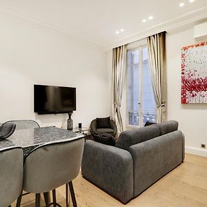 Pick A Flat'S Apartment In Triangle D'Or - Pierre 1Er De Serbie